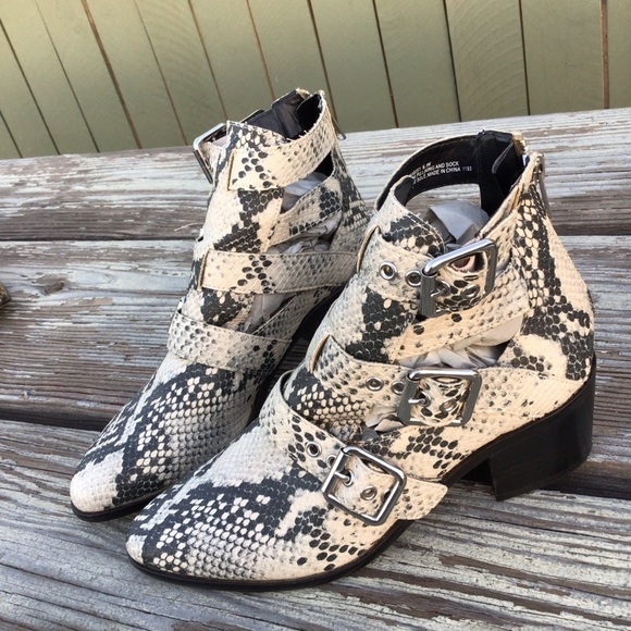 Steven Steve Madden Harmon Booties Women 6.5M Snakeskin 3 Buckle Strap Pointed - Picture 4 of 11